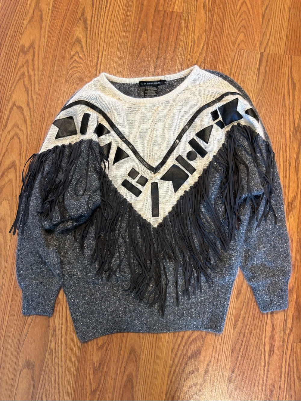 Fringed Geometric Crewneck Sweater - Gray & White